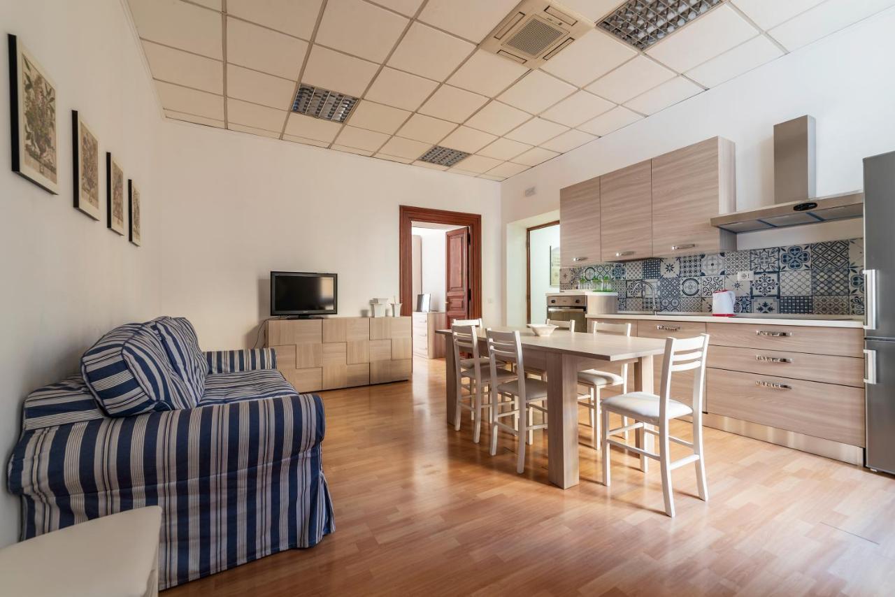 Residence Borgognoni Apartments Rome Bagian luar foto