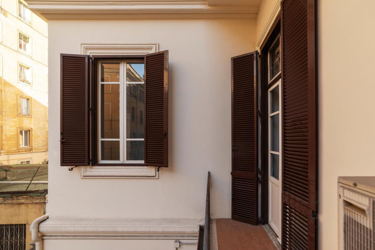 Residence Borgognoni Apartments Rome Bagian luar foto
