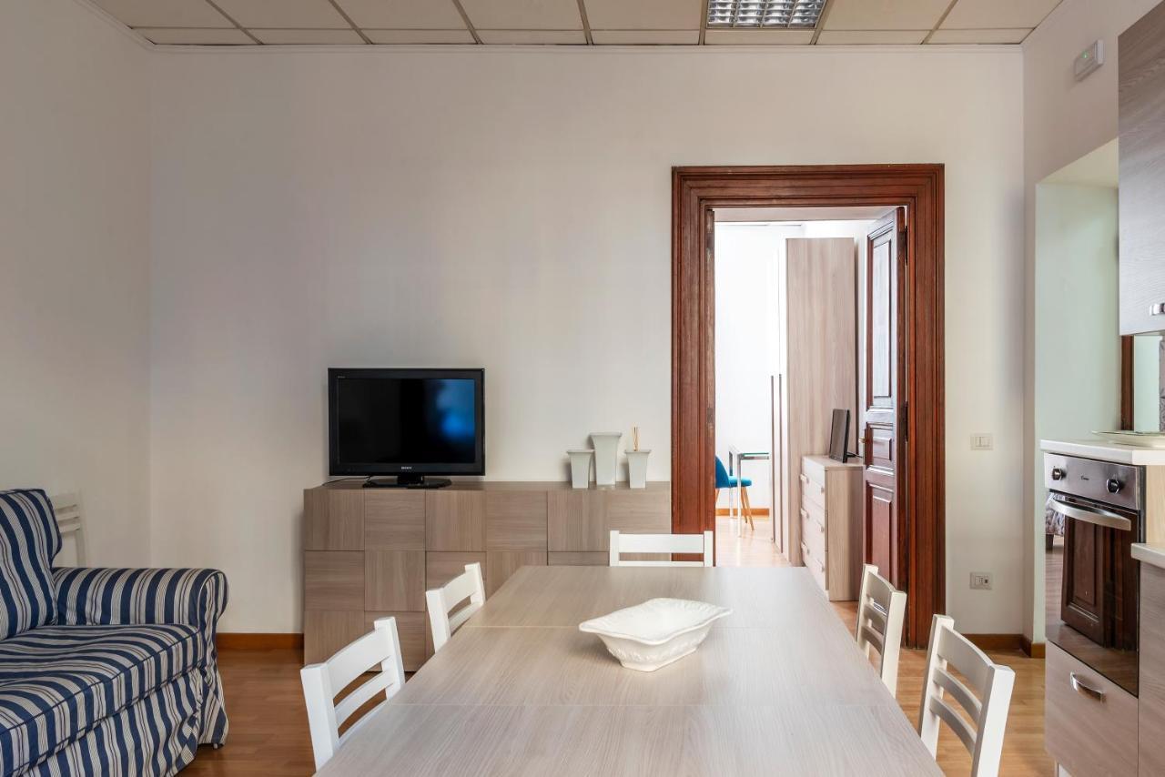 Residence Borgognoni Apartments Rome Bagian luar foto