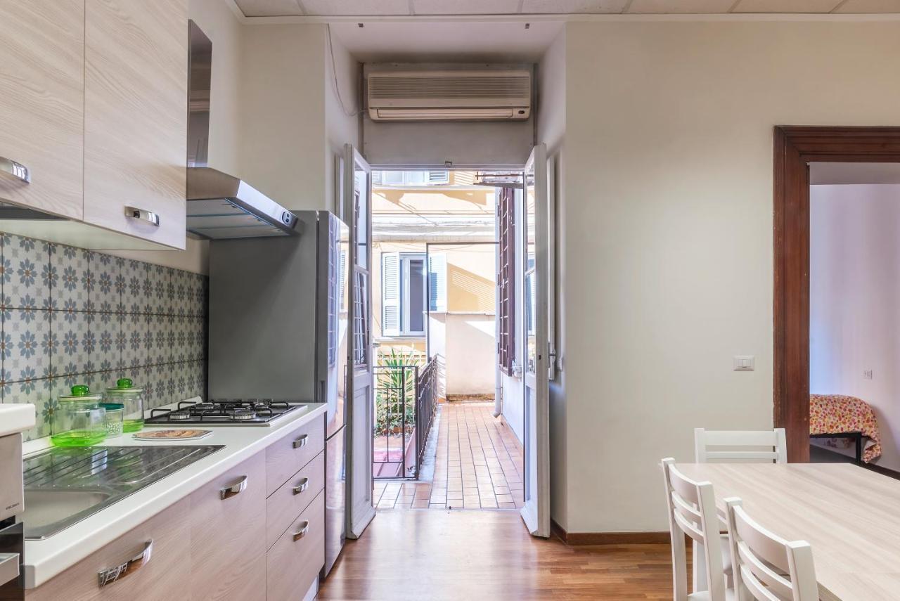 Residence Borgognoni Apartments Rome Bagian luar foto