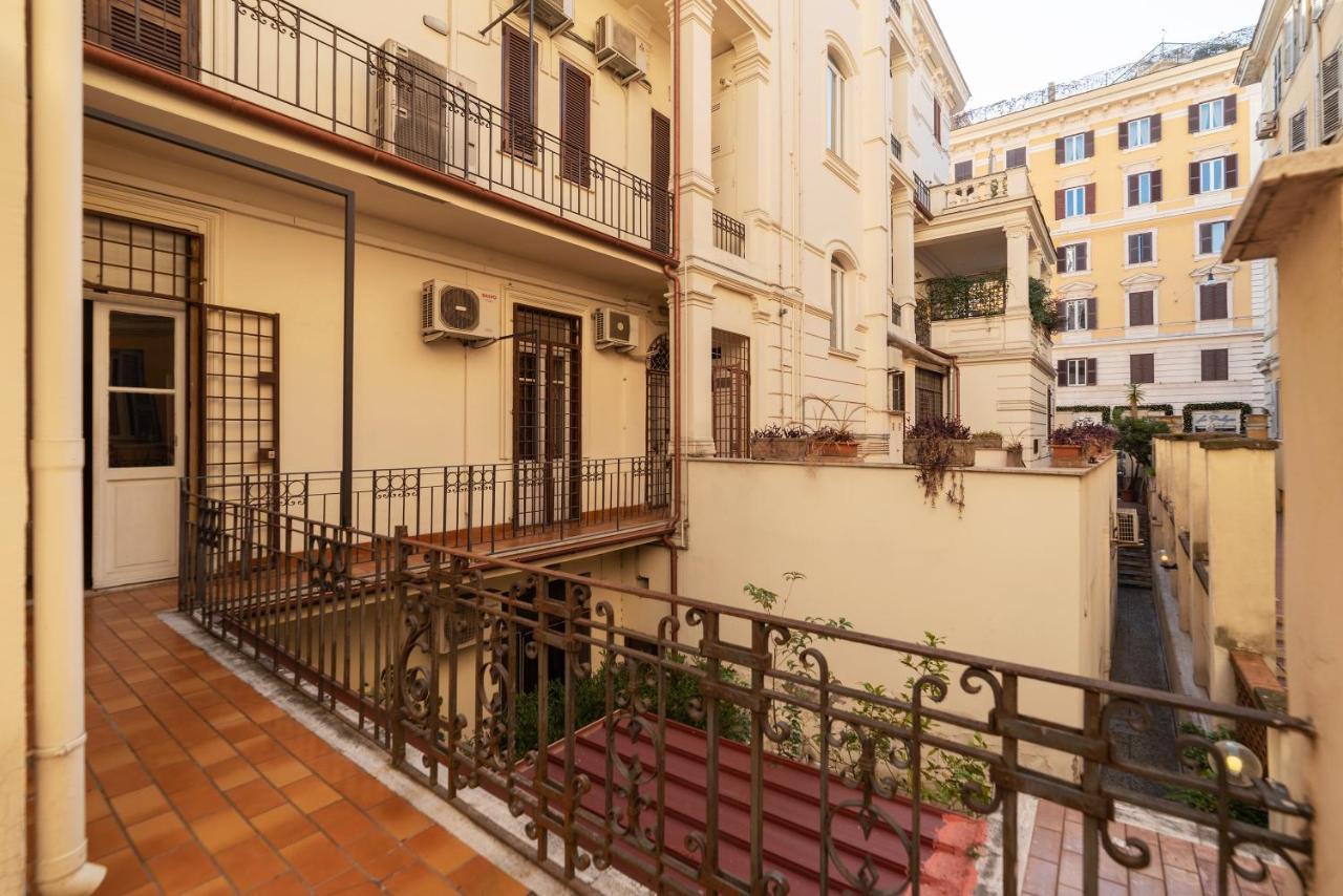 Residence Borgognoni Apartments Rome Bagian luar foto