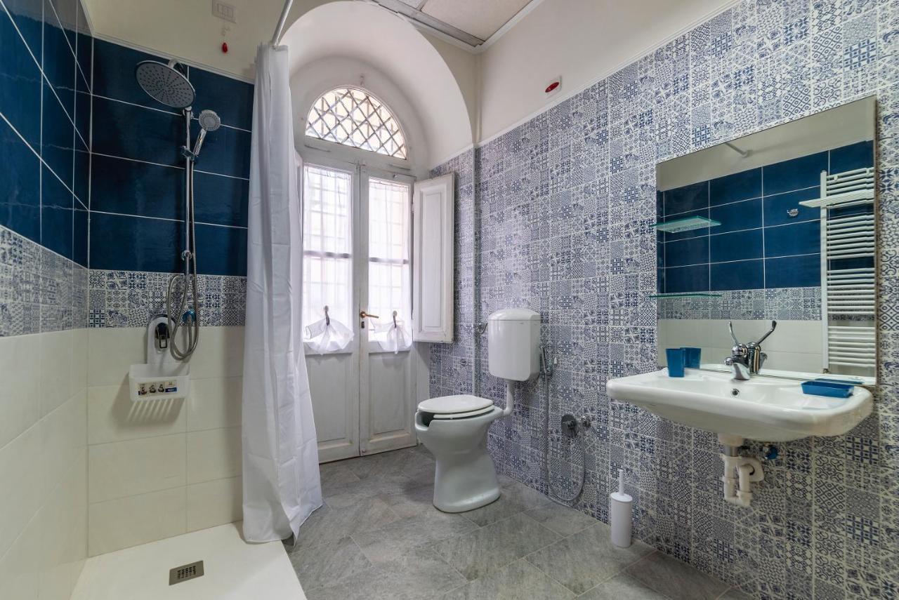 Residence Borgognoni Apartments Rome Bagian luar foto