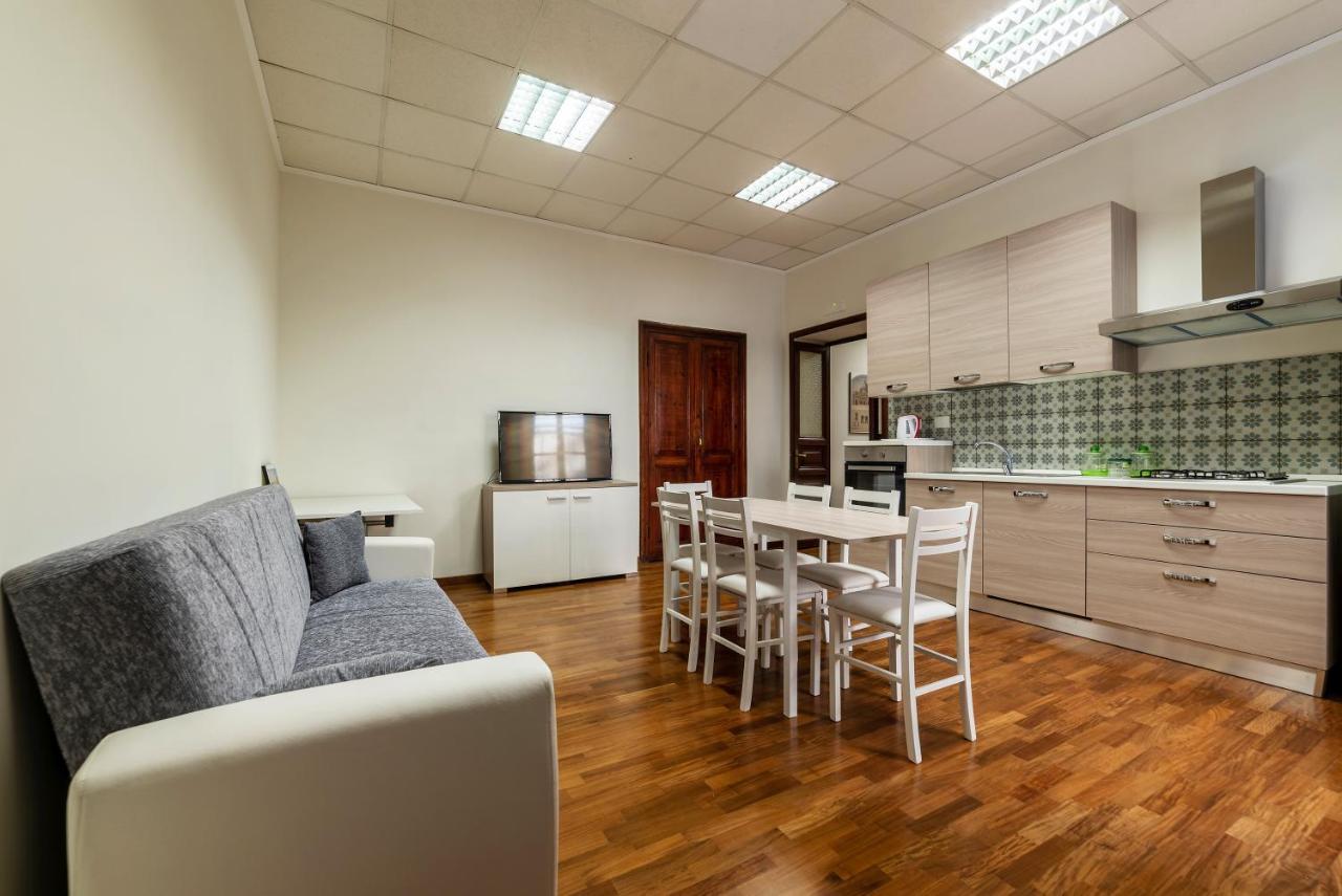 Residence Borgognoni Apartments Rome Bagian luar foto