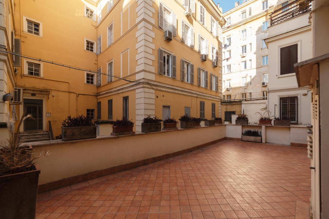 Residence Borgognoni Apartments Rome Bagian luar foto